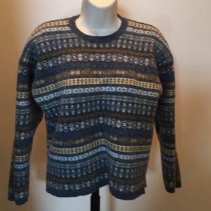 100% Shetland wool sweater. Very warm. Almost NEW